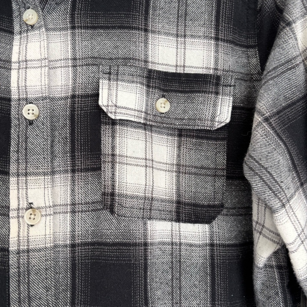 Mossimo Women’s Black and White Plaid Button-Up Shirt Size Large - Picture 2 of 6